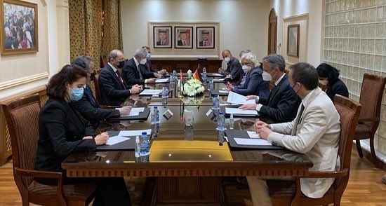 Defense German Minister was received by Jordan authorities at the Hall of the Foreign Ministry Office. 