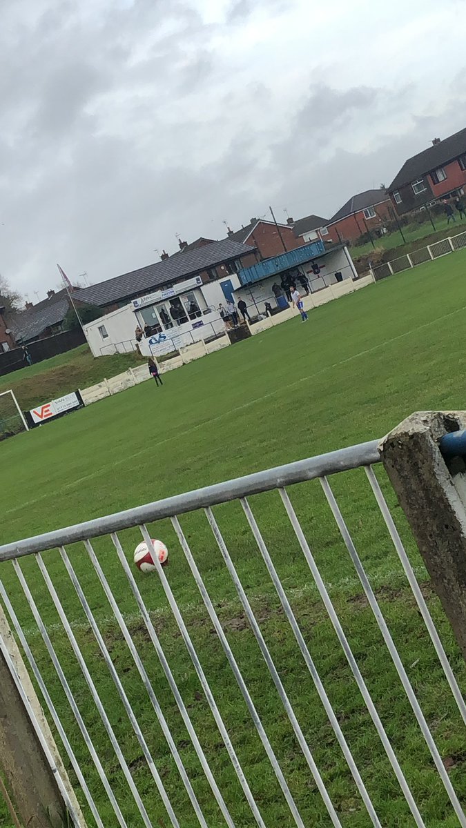 kilburn_fc's tweet photo. With our game off today we have travelled to watch local club @pinxtonfc1 👍 https://t.co/e0WZgsBV4U