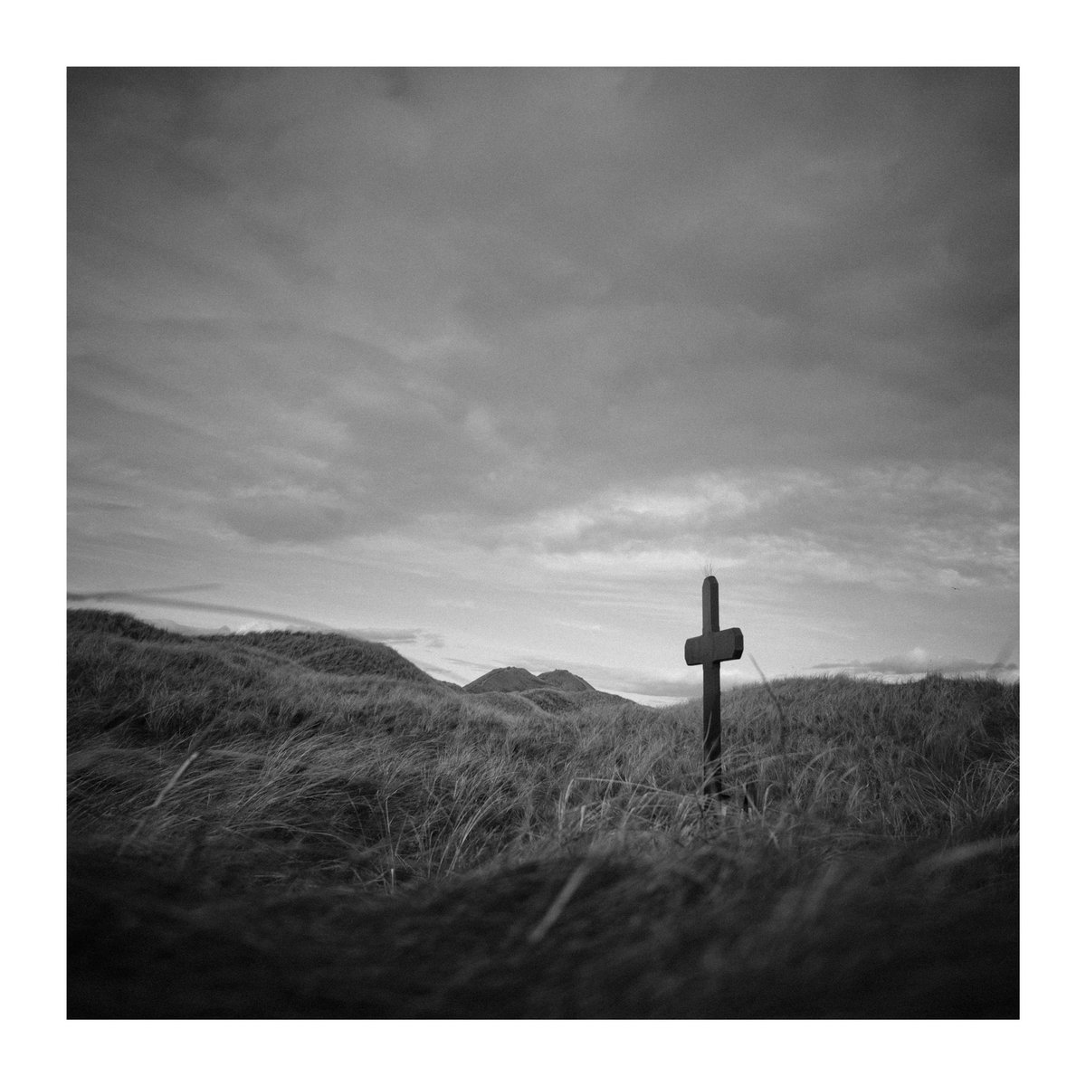russek00's tweet photo. @RositaBoland Beautiful piece, a really tragic story. I came across the scene a few years ago and took a few images of the memorial https://t.co/SmsCojWvcu