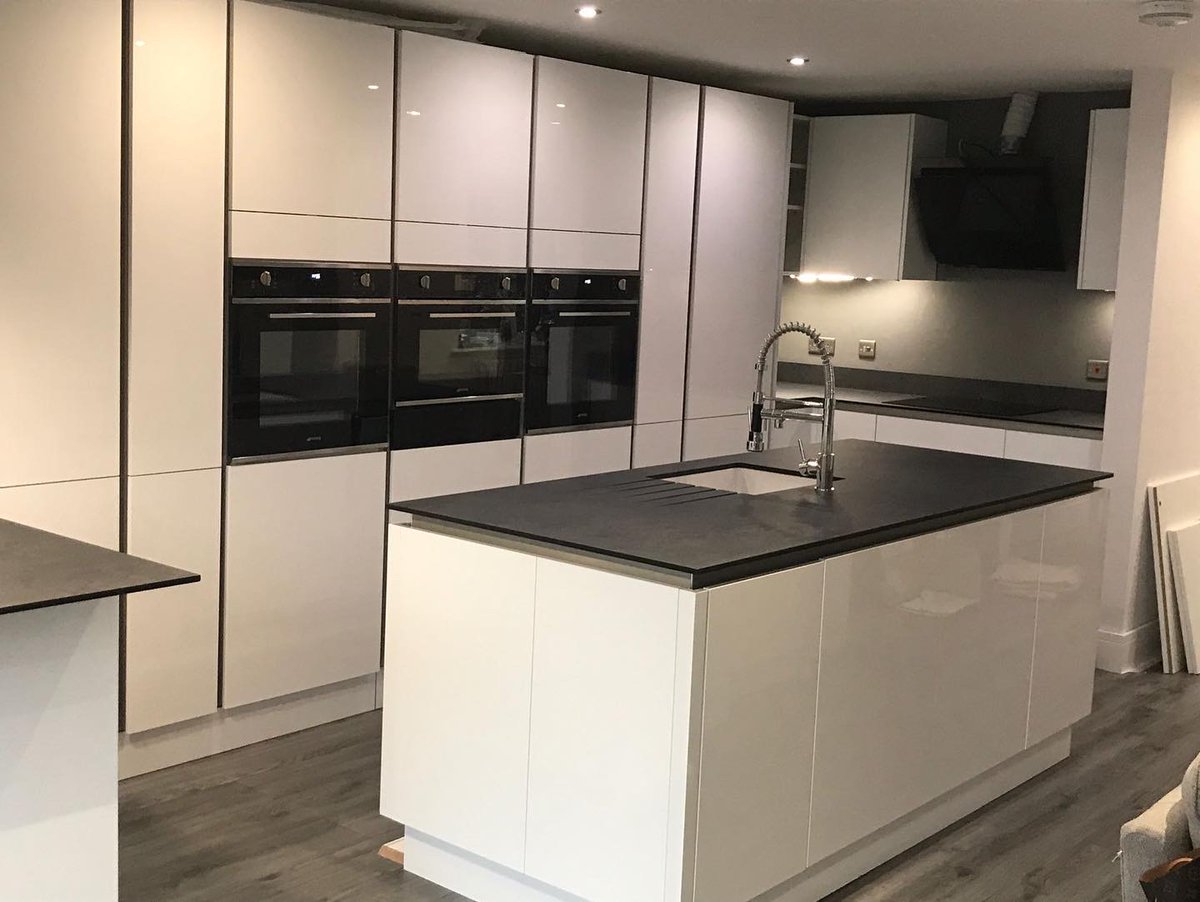 Olly London Kitchen Worktop Fitter tweet media