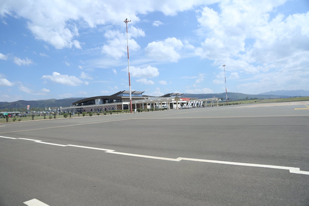 KenyaAirports's tweet photo. Due to its strategic regional positioning, Kisumu is poised to trigger & attract massive trade & business investments that will stimulate growth of the regional economies around the great lakes and its environs.
#GoFreshGoGlobal #OpeningOpportunities https://t.co/KkbpLLtm87