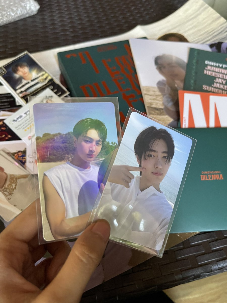 biancornz's tweet photo. finally, jay sando/braso went home!! π€©plus hoon poke cheeks π₯Ί bought this as unsealed because my prio is included β€οΈ with complete weverse pob pa! and super rami ng freebies!! they even gave me an official pc as freebie π tysm, @swipeshop_ β¨ til next time! π#SwipeshopProofs https://t.co/C2TPB0Dwnw