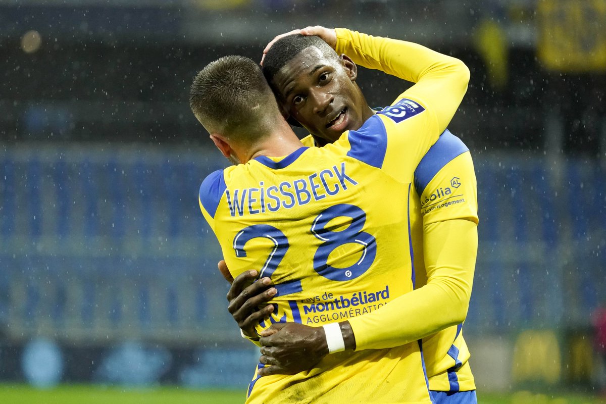 🔥 Une entrée fracassante de <a href="/YannKitala/">Yann Kitala</a> !

#HACFCSM (0-1)