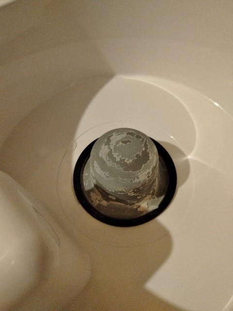 TGu35's tweet photo. @Seb_France Bonjour, je n'ai pas réussi à avoir de réponse de la part du SAV de Seb, si ce n'ai d'aller me faire voir chez le réparateur du coin. Au bout de 4/5 utilisation la résistance de mon cuiseur vapeur a perdu son revêtement gris. Est-ce normale ? Est-ce cancérigène ? https://t.co/P7TGUqFicC