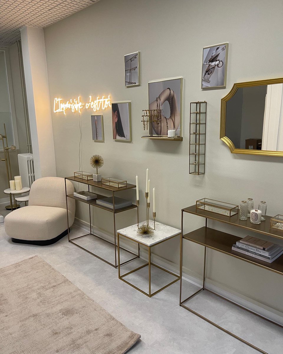 mariebaca_'s tweet photo. I DID IT ! 🤍 
Ma première boutique après un an et demi de travail acharné, la voici, à l’image de L’Imprévisible 
Merci c’est grâce à vous que l’aventure est de plus en plus folle et qu’elle continue 🤍 https://t.co/vha4svYxoz