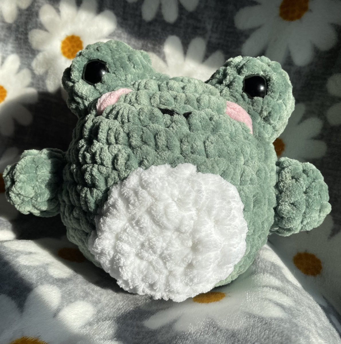 MuchPlush's tweet image. ✨❤️Extra fluffy friends❤️✨

All these cuties are available on my Etsy! They are made with extra soft yarn making them super snuggly! All handmade and made to order! Grab yours on my Etsy!🥰

✨Etsy.com/shop/MuchPlush✨