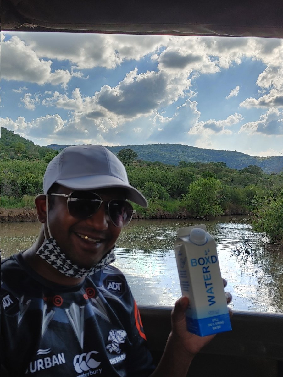 JHBJay's tweet image. #WinWithBoxd #Boxd #GoBoxd #LiveRefreshed during our fun game drive we enjoyed our boxd water while seeing all the beautiful wildlife and enjoying nature