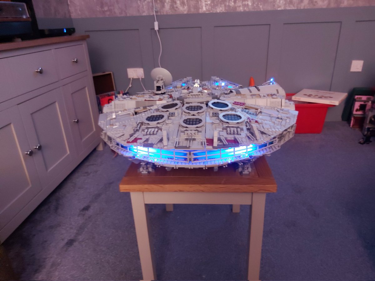 lewevans83's tweet photo. I have wanted this for ages. Finally got it for Xmas (I was a very good boy). And it's finally finished. #lego #starwars #maytheforcebewithyou #bigkid https://t.co/WCJbOl2V3p