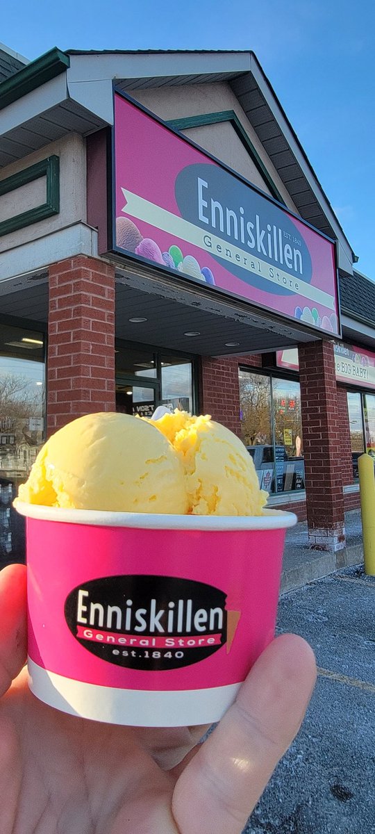 Enniskillenstor's tweet photo. Kawartha Dairy Banana Ice cream on a Saturday afternoon in #Oshawa #nevertoocoldforicecream https://t.co/ZhO3JXWaxi