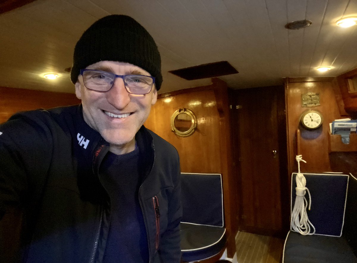 Dublinheadshot's tweet photo. Good evening ๐ I hope you have a great weekend! I had a fruitful day on the boat, some necessary DIY done ๐ #sailing #getjobdone #dublinphotographer https://t.co/JcxEaorE5i
