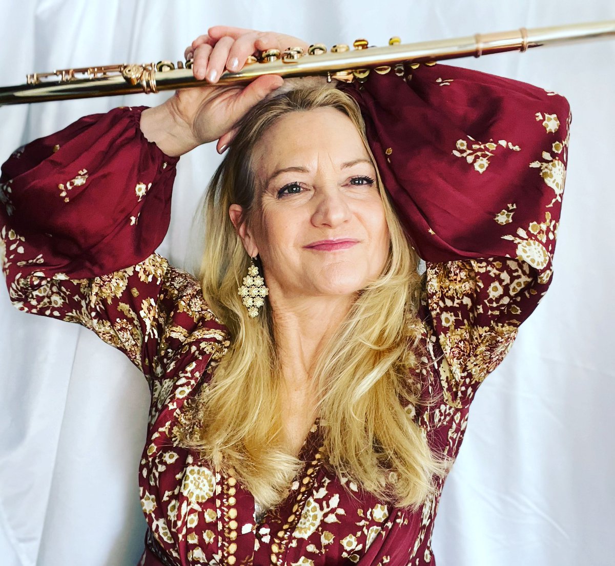 porterflute's tweet photo. I’m super excited for 2022! Announcements forthcoming regarding concerts as soloist and Trio Virado. And it’s innovation world in my head right now. #porterflute #amyporter #classicalmusician https://t.co/OQBhpGkJAF