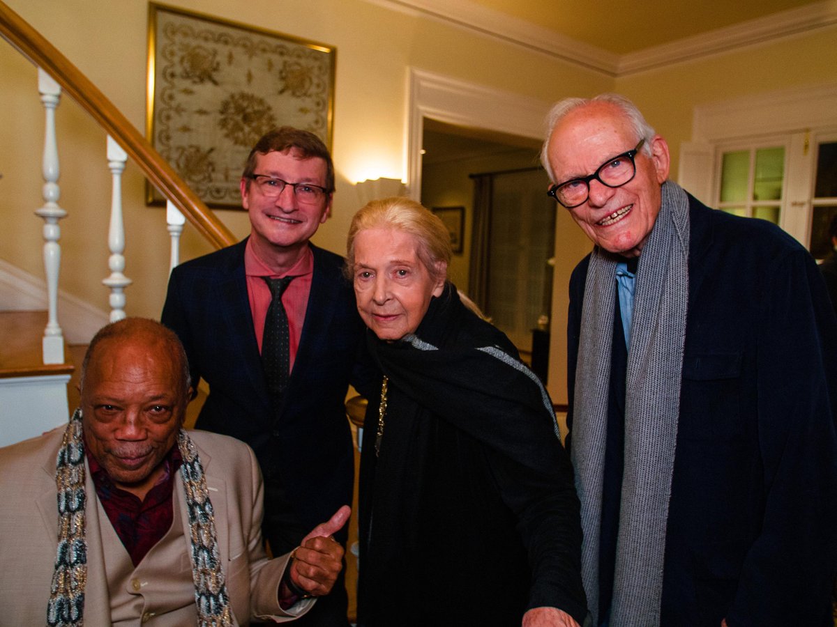Marilyn Bergman (1928-2022)
Heartbreakingly sad news today with the passing of Marilyn Bergman.  The love that connected Alan and Marilyn Bergman was one of the great love stories in history.  And the songs they wrote together became the love stories for all of us.