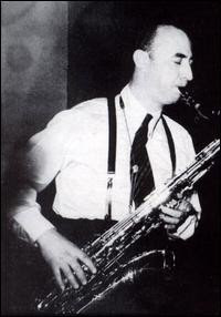 Fresh_Flames1's tweet photo. #ShameWhiteHistoryMonth
#WarmUp #NewYearsEdition
About #WhiteNegroes And #Wiggers
One Of The Most Famous #WhiteNegroes Was A Cracka
Born Of Russian Jewish Heritage Named Milton "Mezz" Mesirow Who Infiltrated Black American Culture Through The 1920s Jazz Music Scene https://t.co/OmugieHWFK