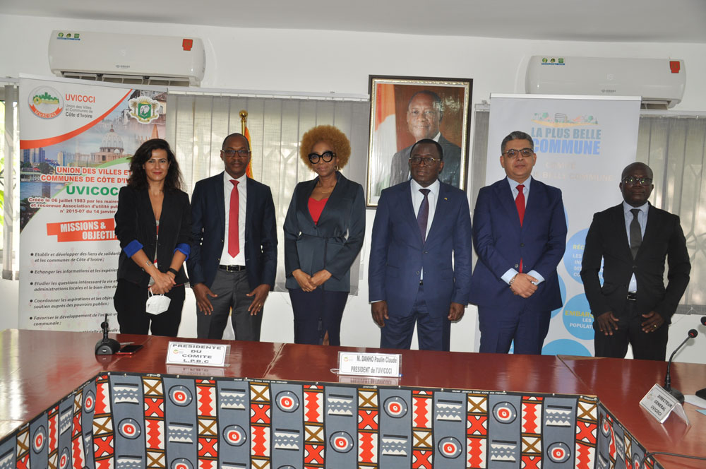 ClubBeneluxCI's tweet photo. Félicitations à l’Union des villes et communes de Côte d’Ivoire (Uvicoci) et à Mariam Cissé Ellogne, présidente du Comité « La plus belle commune » (LPBC) 🇨🇮 #UniondesvillesetcommunesdeCôtedIvoire #Uvicoci #MariamCisséEllogne #Laplusbellecommune #LPBC
https://t.co/RnRoH6BacP https://t.co/HRSkhIiGkF