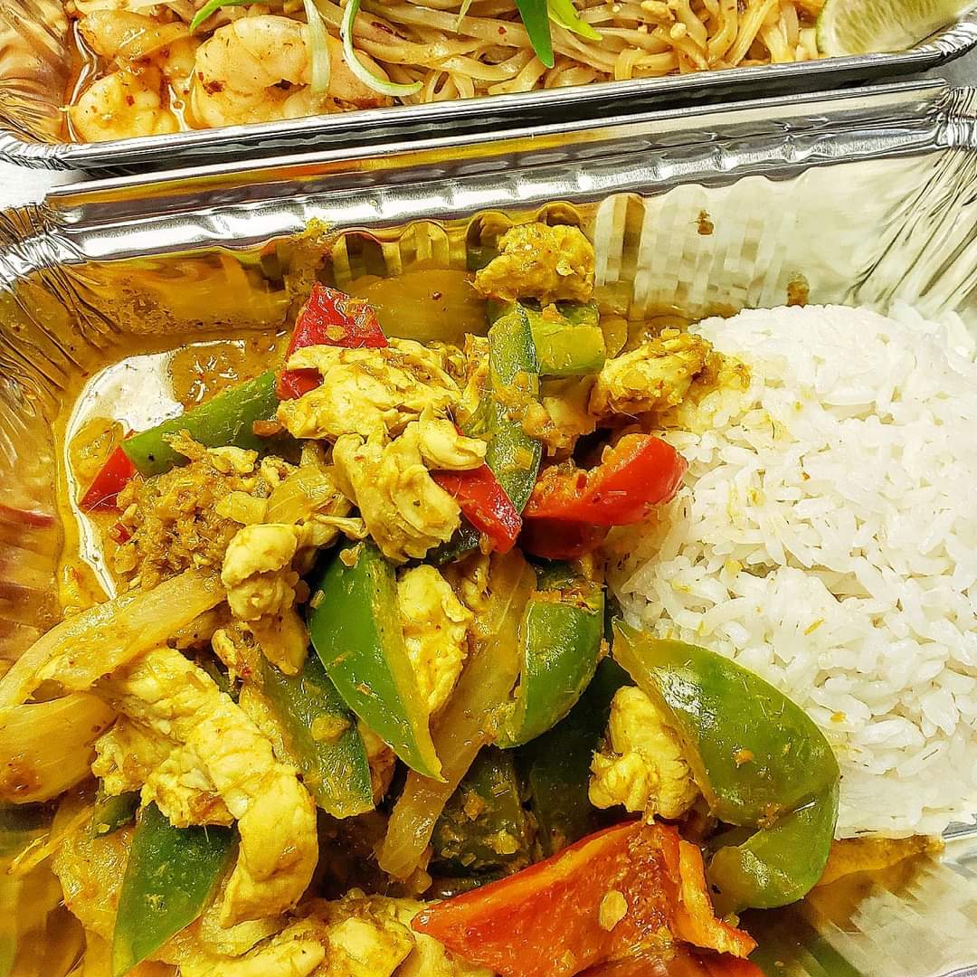 bamboohutsylvan's tweet photo. Our Lemongrass Chicken is loaded with spice, and of course, spicy food pairs great with the cold winter weather! Are you ready for some heat? #bamboohut #openfortakeout #sylvanlake #reddeer #centralalberta https://t.co/QPV5AZi3DA