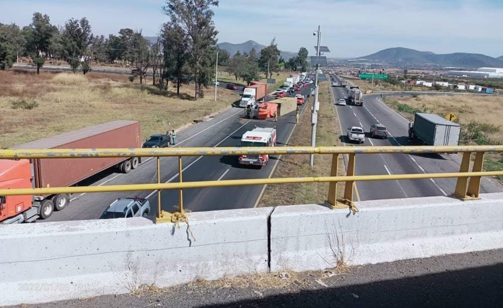 Thermokineros's tweet photo. 🚨🚨⚠️ #Jalisco 10"42 Ala altura del #km65 del Macrolibramiento Guadalajara incorporación ala Guadalajara  - Colima dirección Colima https://t.co/UoWuLiko9R