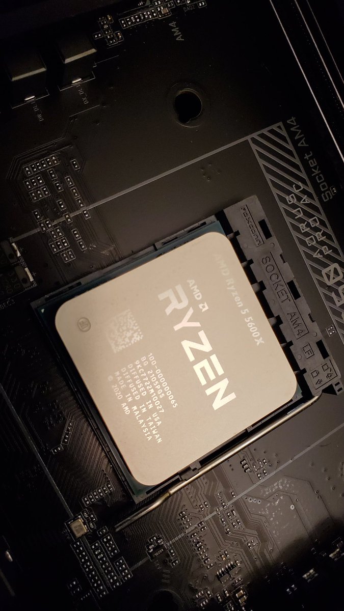 D: I finally got a motherboard, haven't played any thing besides #osrs on this #5600x, need something new to play anyone have any suggestions? Rpgish/fantasy.