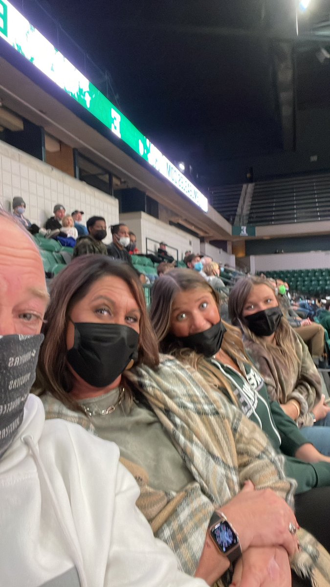 GSuper33's tweet photo. #EMUgameday https://t.co/91OAk3RWWh