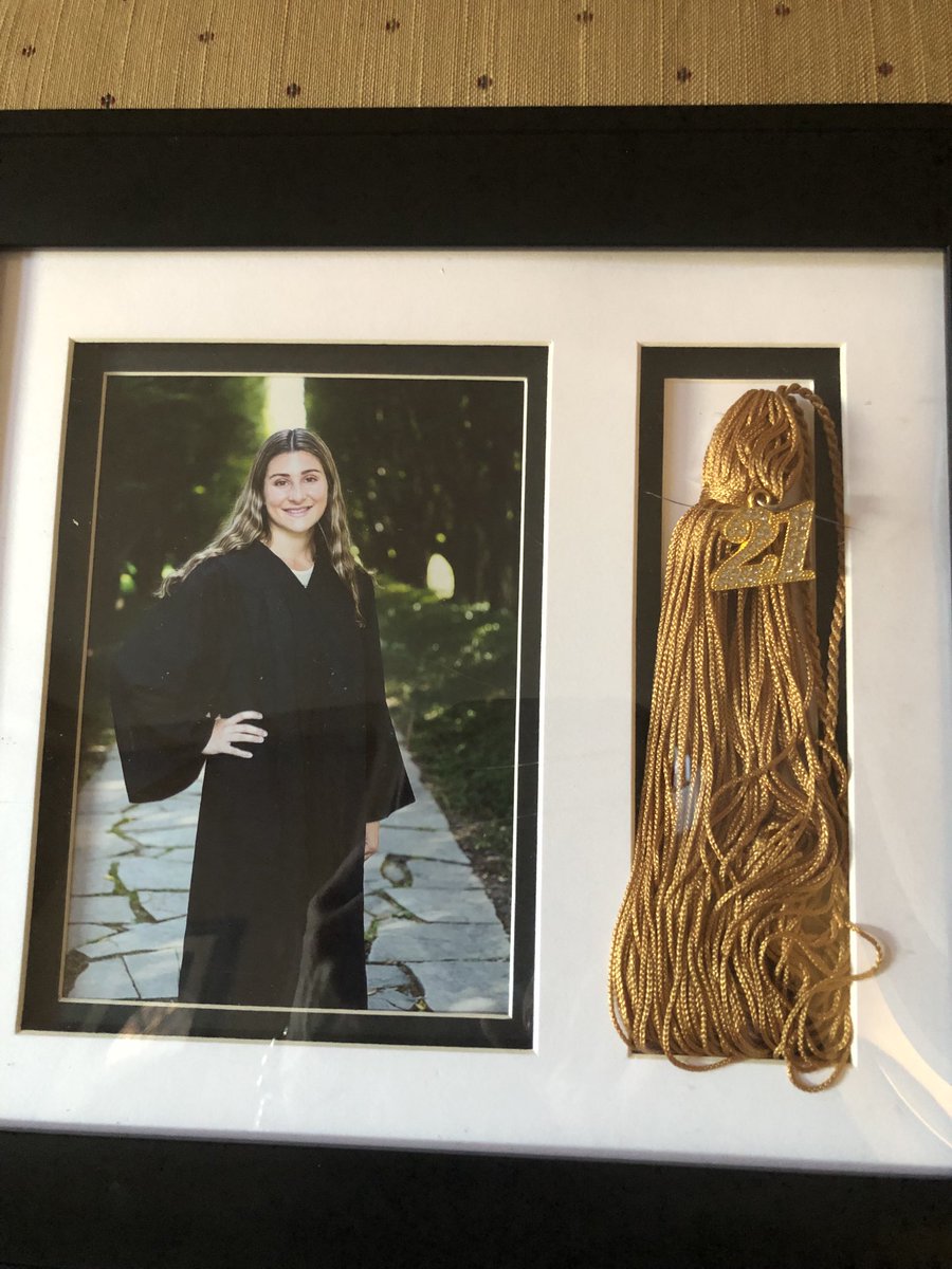 Antonie21622315's tweet photo. It may be 8 months later and still so very proud. #covidgrad #virtualgrad #luvmydaughter https://t.co/NkcRtrmW8q