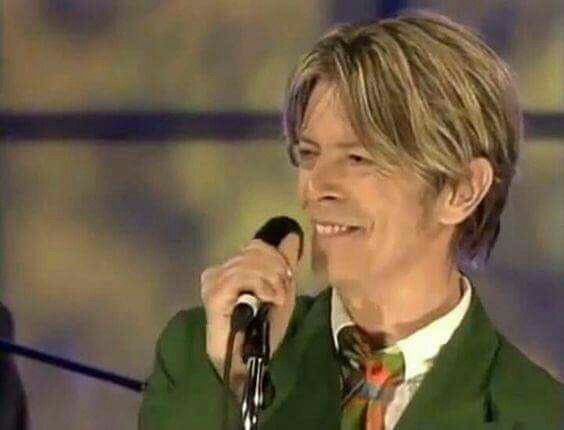 on this sad birthday day i am still inconsolable over the loss of david bowie but my heart is filled with happiness when i comment with the fans and his wonderful family iman, duncan and lexi i love you 😘