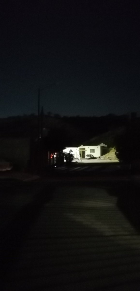 Furvel75's tweet photo. Muchas gracias a @servpublicoshmo @HermosilloGob @tonoastiazaran y a Teodora Palomares por la pronta respuesta en arreglar las luminarias de la calle Ventura en el Frac Los Ángeles... Excelente tiempo de respuesta.
#ComiteVecinal https://t.co/kTqMMNzbGd