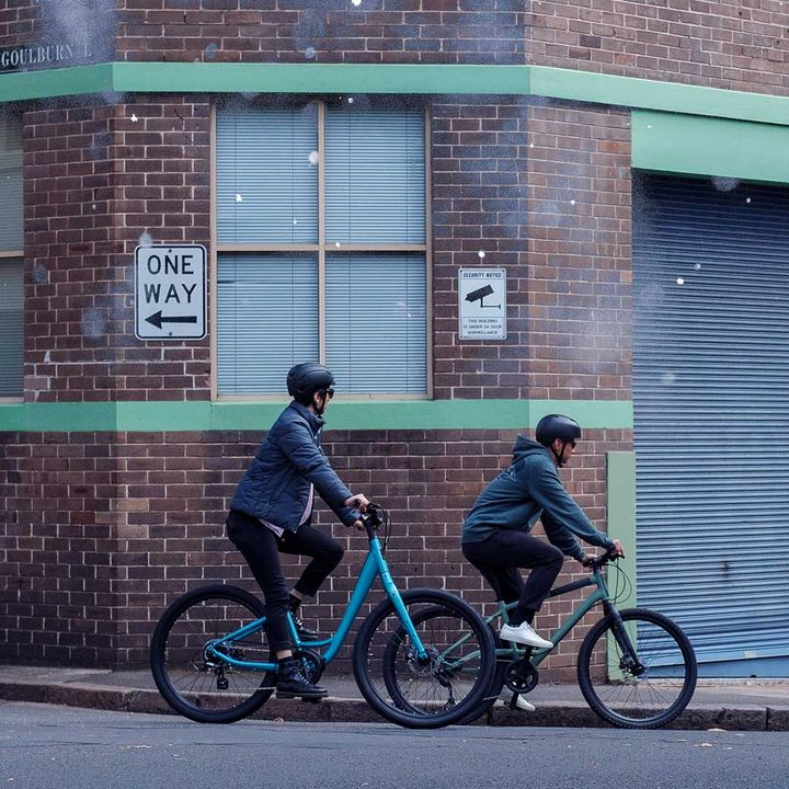 Momentum reminds us that Winter is one of the BEST times to explore! Don’t let the cold weather stop you from taking a short tour around town! Remember to wear warm clothes, ride in control, and stop for lunch and a warm bev. #winterbiking #momentumbiking