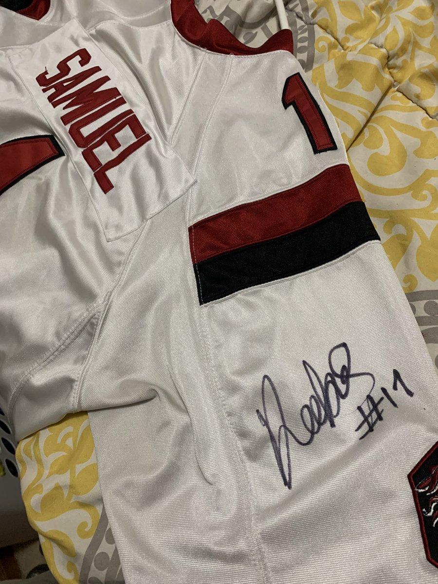 Si_natesRealm's tweet photo. So you signed this at the spring game this year and I’m just curious about the #17, there’s no issue at all just intriguing. @19problemz https://t.co/99oWUOQhYW