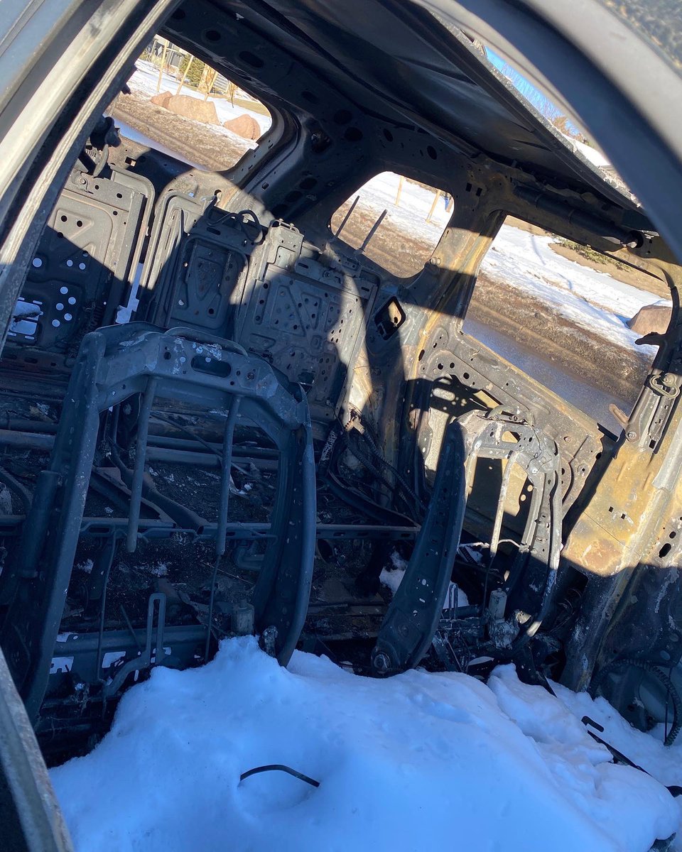 TracyExploresCO's tweet photo. Still no word from Chrysler or Jeep on why this could happen.  How many others will have to go through a traumatic experience before they address whatever issue their engineering is causing?
Show me that you do care!

#heynext
@JeepCares  @ChryslerCares 
@KyleClark 
@nexton9news https://t.co/sCch9eJDNT