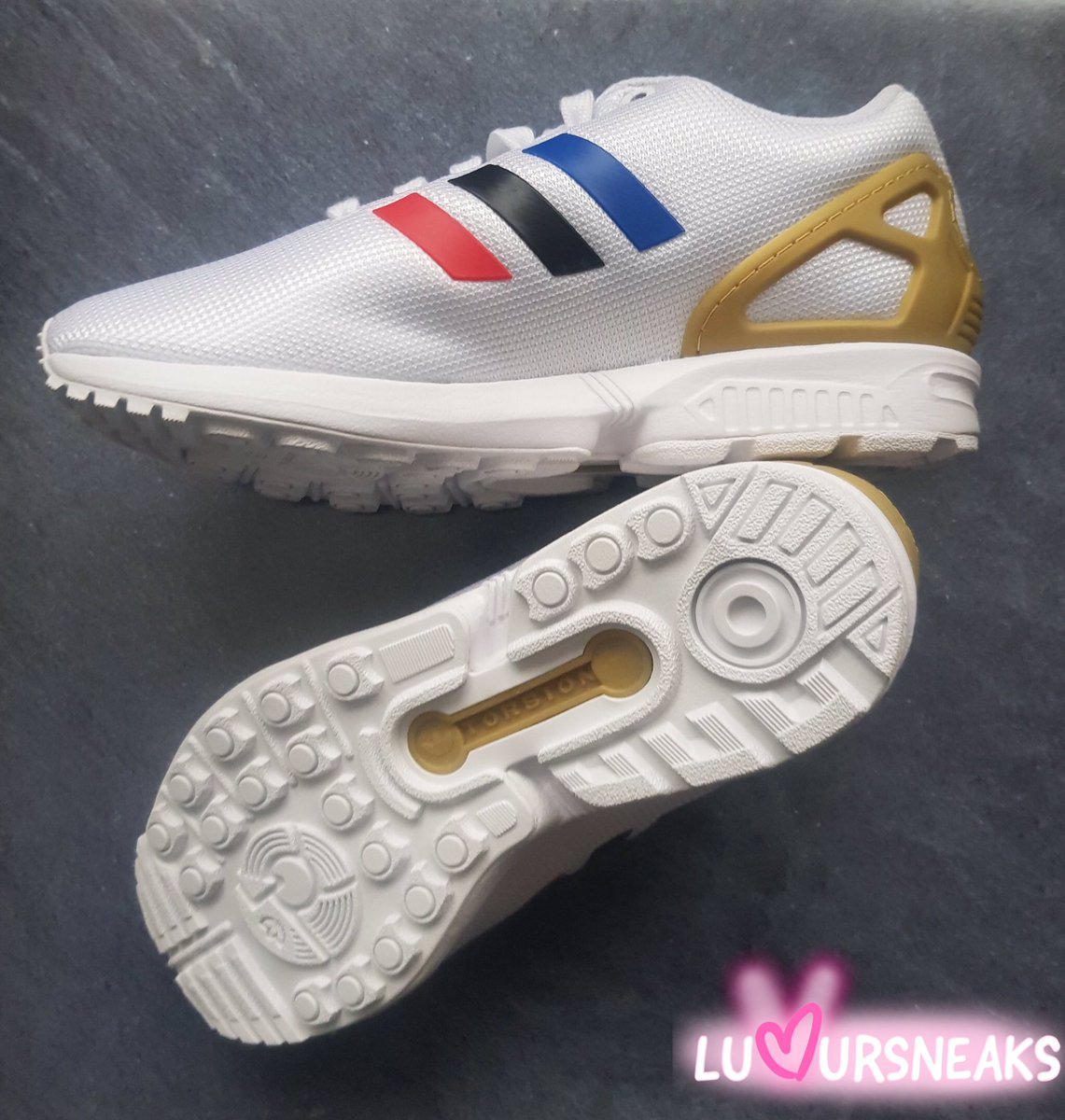 luvursneaks's tweet photo. Adidas ZX Flux (white, gold, black, blue, red) : uk 5 / eu 38

The Adidas ZX collection dropped in the 80s but in 2014 received a new addition the ‘flux’. Compared to its siblings, this one is more flamboyant.

Link to buy in bio!

#discount #bargain #Sneakers #EXCLUSIVE #depop https://t.co/x1Q8Qae40A