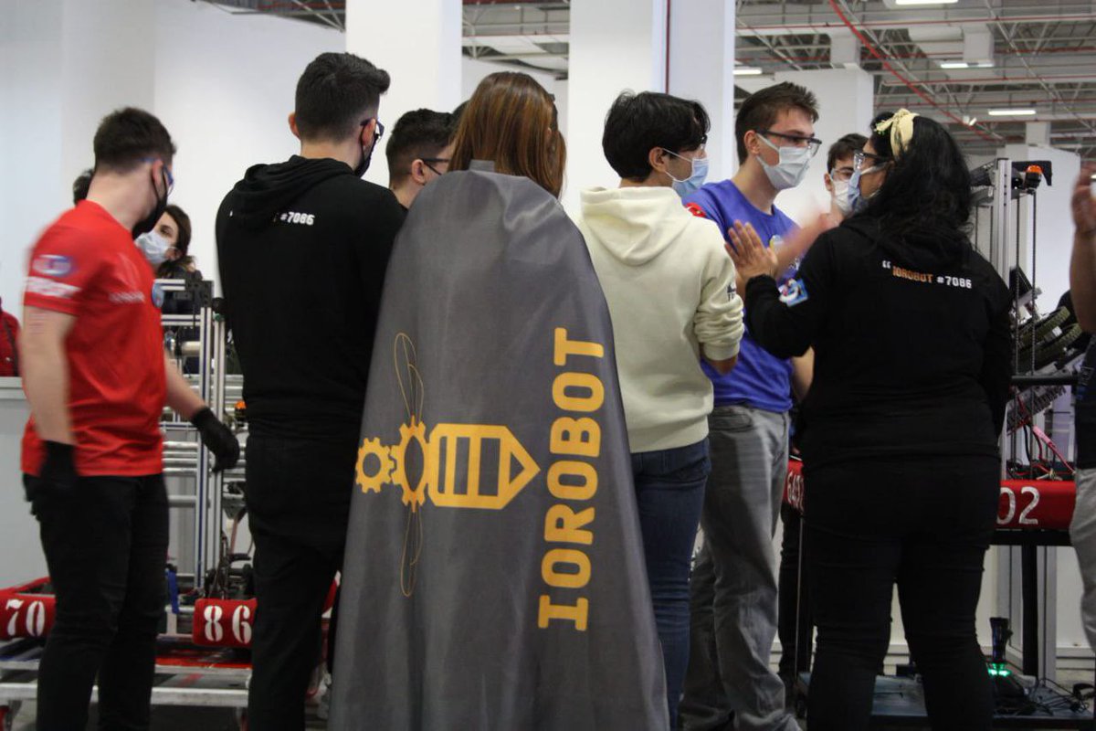 Kick off etkinlikleri kapsamında Fikret Yüksel Vakfı tarafından  mekanik, yazılım, pr alanlarında verilen  eğitimlere katılan <a href="/team7086/">IOROBOT</a> heyecanla yeni oyun kurallarını bekliyor.