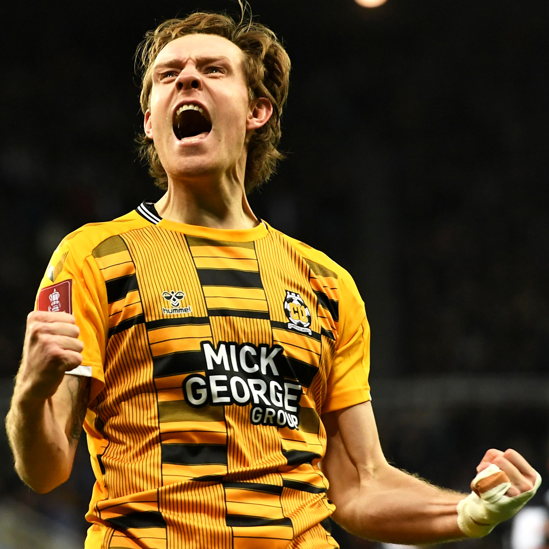 THE MAGIC OF THE CUP! 🤩

#CamUTD | ⚫️ 0-1 🟡