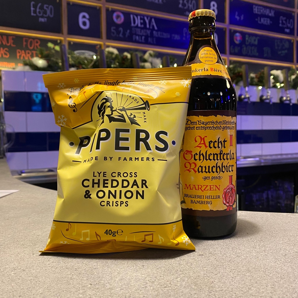 Saturday essentials:

Schlenkerla Rauchbier Märzen ✅
Piper’s crisps ✅