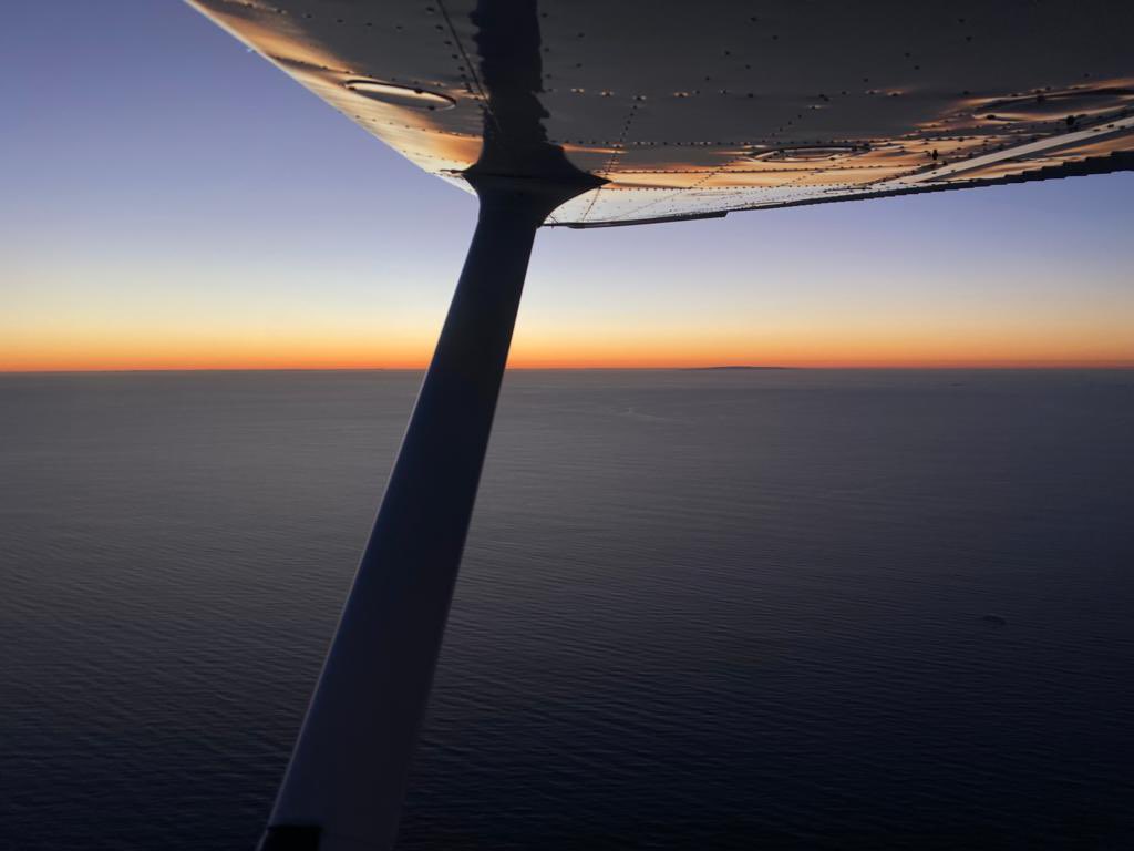 insightjames007's tweet photo. California Sun Set 2022. Off shore flying . https://t.co/zyZobXBhn0