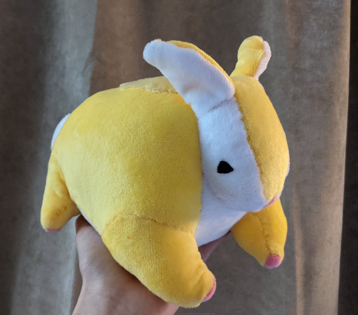 WitchcraftyYT's tweet image. ✨Golden Chinchompa Giveaway✨
To Enter: Follow &amp;amp; RT!
Ends February 10th 2022