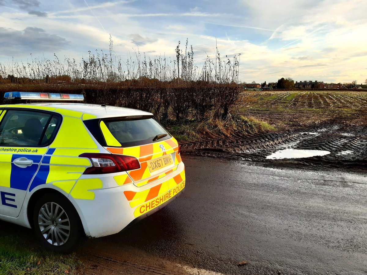 HaslingtonPol's tweet photo. PCSO Lizzie Jolley 22582 will be available from 17:30-18:30 hours for our online &amp; telephone beat meeting for anyone that wants to speak with us. You can message via messenger or on 07989660474. You may wish to pass on intelligence.

#pcsojolley22582 #haslingtonpolice https://t.co/BUacMGALa0