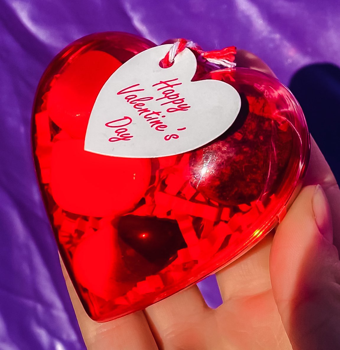 LiveeintheLight's tweet photo. valentine’s day boxes 🎁❤️ available jan 22nd 💫 https://t.co/btEnp60dTd