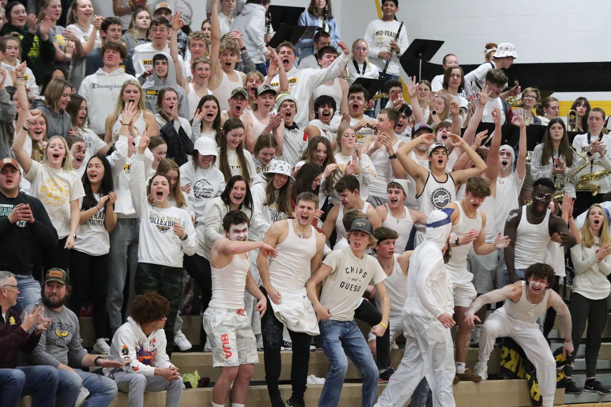 MPBarstool's tweet photo. Back at home again tonight ‼️ girls @ 3:45 boys after 😈 theme is Dad Night (the hell does that mean?) Go hawks https://t.co/k2SQk3aj0L