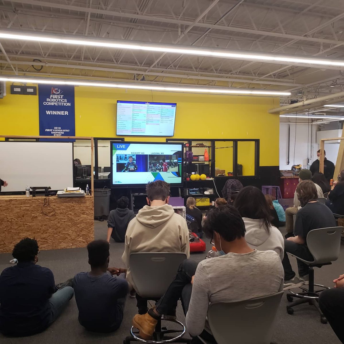 Wavo_Robotics's tweet photo. 2022 FRC Kickoff is here!!!! Can't wait to see this year's competition! Thank you Amy and Steve from @MarcosPizza for lunch today. We appreciate your support throughout the season!
#frc2022
#frckickoff
#robotics
#waverlyrobotics https://t.co/kFVITAPKWw