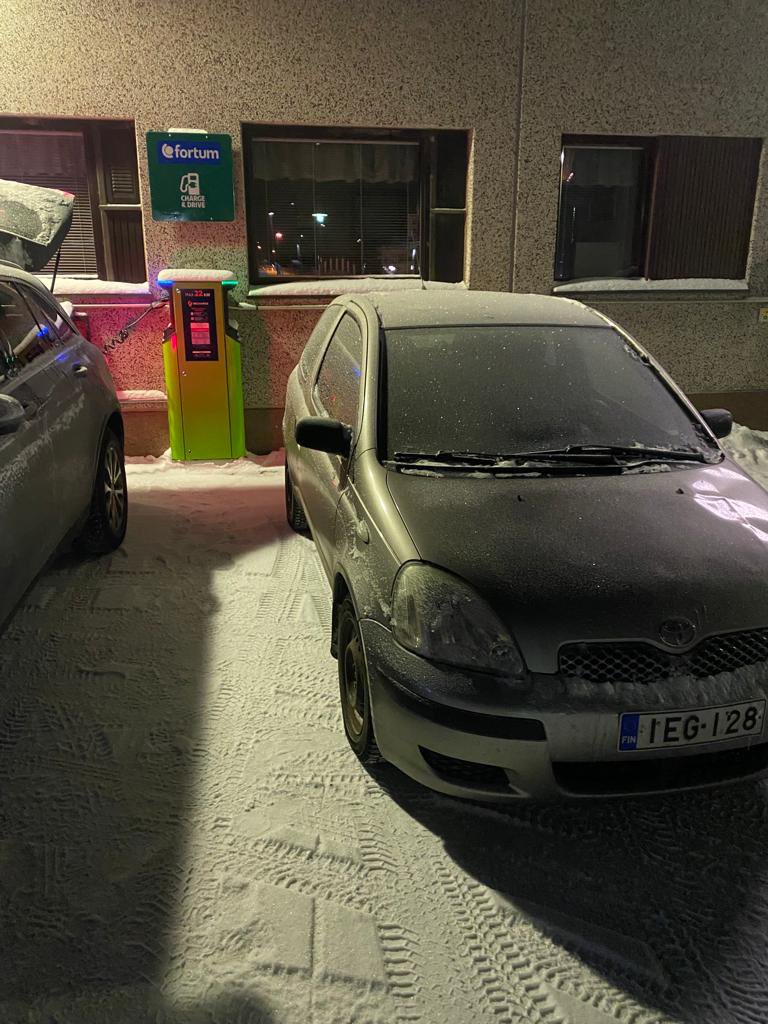JPajumaa's tweet photo. #Sähköautoilu’n suurin este saattaa olla polttomoottoriauton kuljettaja https://t.co/UkDOL7OI2H