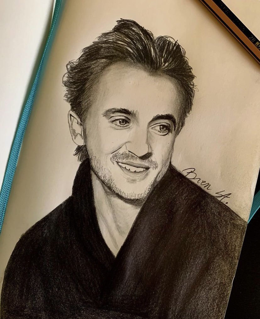 brenst_'s tweet photo. @TomFelton My two drawings I made in 2021. https://t.co/XnJCnYKebf
