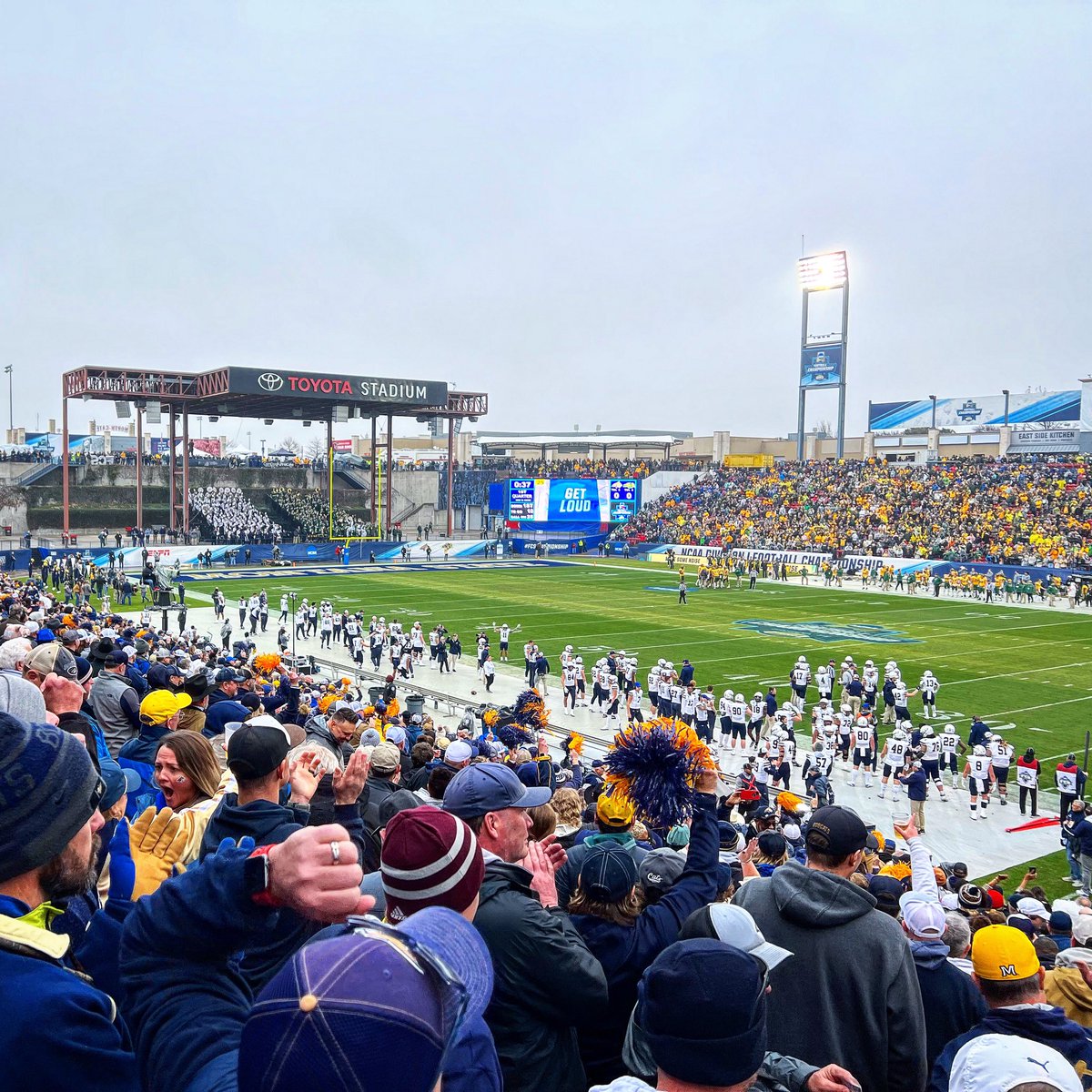 montanastate's tweet photo. It’s game time in Frisco, Texas! 
Go ‘Cats Go! https://t.co/bwsNGaRhXF