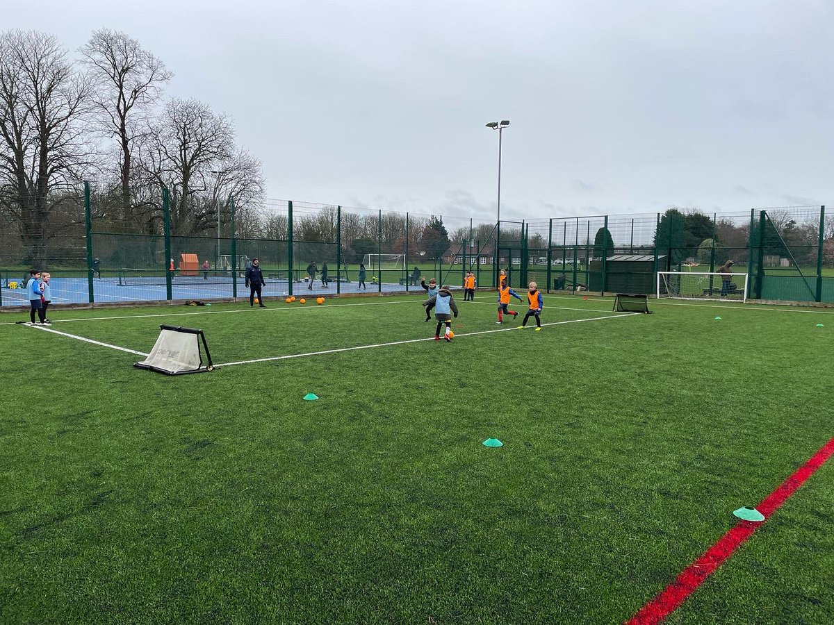 ot_coaching's tweet photo. Great first session of the new year! Attitude and effort was spot on👌🏼👏🏼

Looking forward to fixtures next weekend @RealFCBeck 

#soccersaturday #football #grassrootsfootball #footballfun #sport #skills #development #blackheath #greenwich #lewisham https://t.co/PYb6SHSdc9