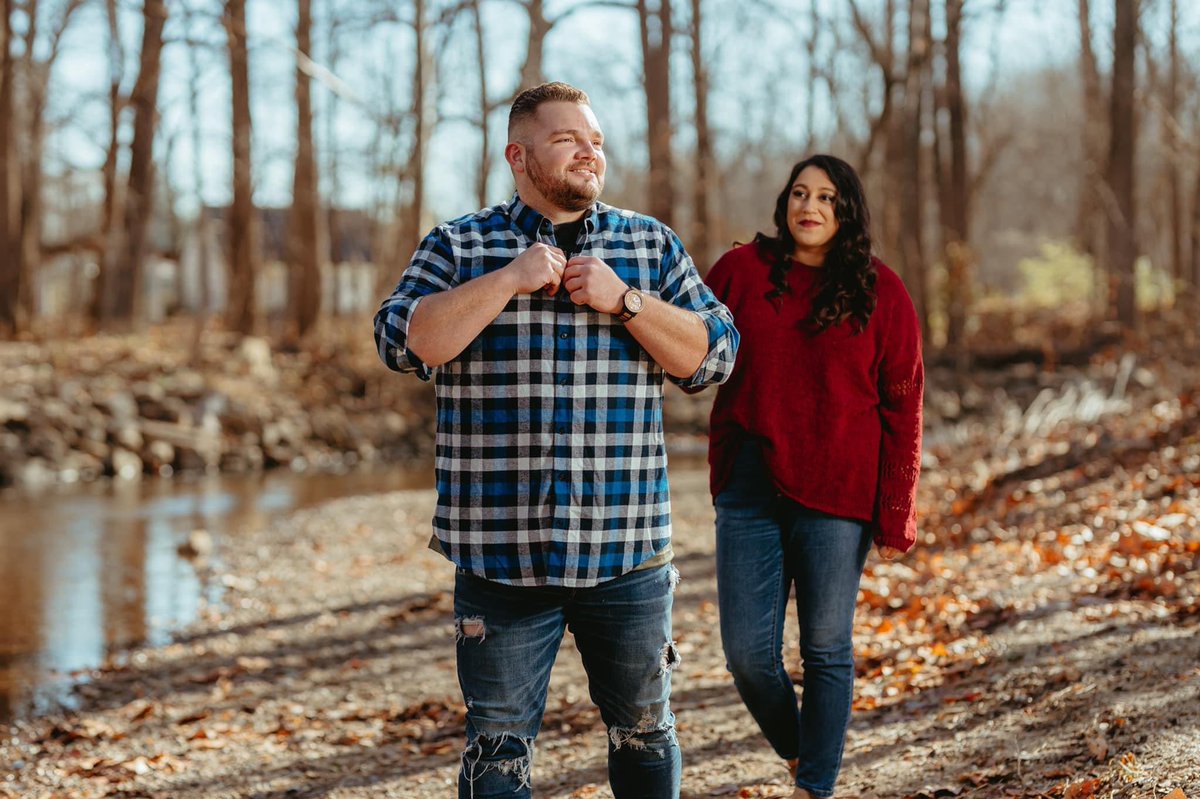 RadioHamBone's tweet photo. When your Fiancé schedules engagement photos on game day…

I warned her. 

@Colts @JimIrsay @BigQ56 @dsleon45 @TYHilton13 @cj_wentz @KennyKennyMoe3 @cirsay https://t.co/iSdyAzS326