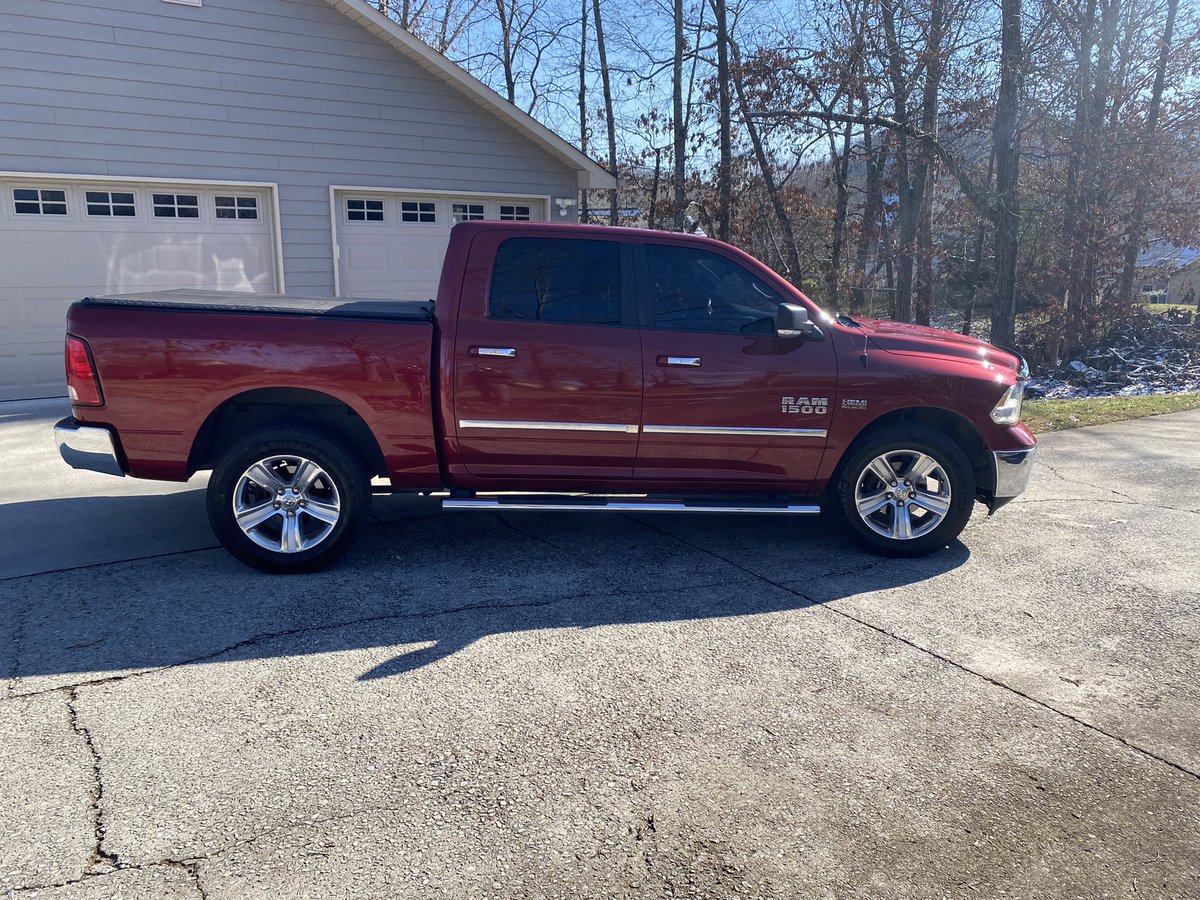 allenkidd09's tweet photo. Selling my 2014 Ram 1500 4x4 big horn with 70,700 miles message me if your interested https://t.co/FNRAXoUAwN