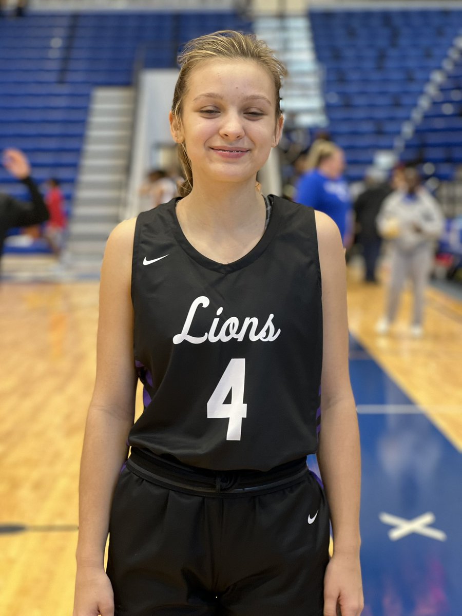 2023 5-8 G Madison Morge is a threat on the perimeter with a great feel for the floor. Her most notable value came from 5 3-FG. She also showed IQ with very good reads on close outs getting by defenders where she was able to score at the rim or drop passes to open teammates.