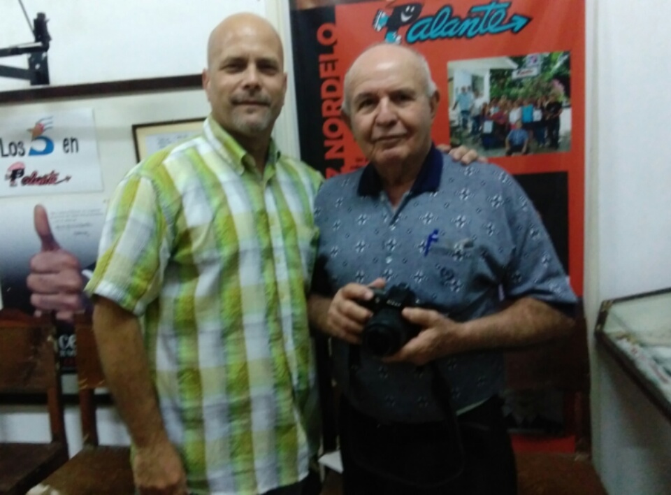 GHNordelo5's tweet photo. Hoy rememoramos la entrada victoriosa de Fidel a La Habana el 8 de enero de 1959, y agradecemos a Perfecto Romero, autor de varias imágenes que perpetuaron aquel acontecimiento para la historia. #CubaVive #Cuba #CaravanaDeLaLibertad #CDRCuba #SomosDelBarrio https://t.co/4YOMT9zkdB