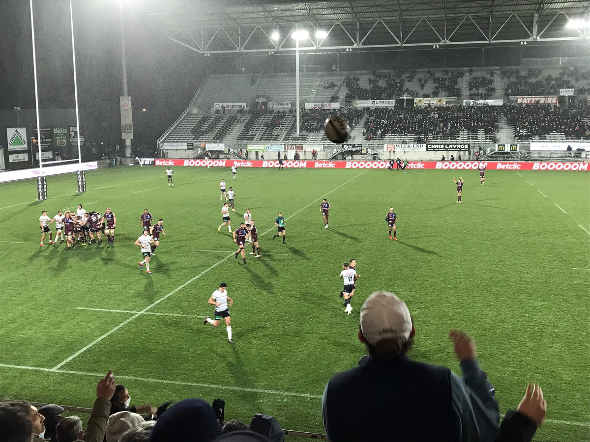 pierg43's tweet image. C’est terminé au Stadium. Scénario cruel pour les Brivistes qui s’inclinent 19-22 après avoir mené tout le match. 8e défaite en 9 rencontres pour le CAB, trop dominé en mêlée. L’UBB est plus que jamais leader du #Top14. #CABUBB @F3Limousin