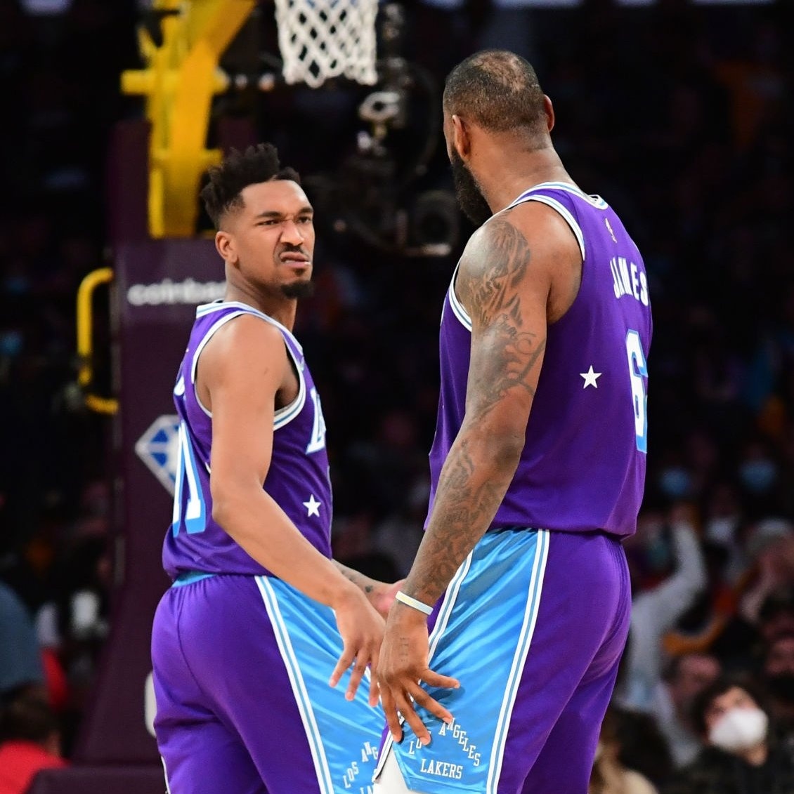 NBALAKERSBLOG's tweet photo. LeBron dijo que conoce muy bien el juego de Malik Monk porque lo viene siguiendo desde la secundaria.
"Me alegra que cuando aparecimos con el llamado, nos eligió a nosotros. Estoy muy orgulloso y honrado por eso."
#LeScout #LeGM 👑 https://t.co/dlnvpdv9Kc