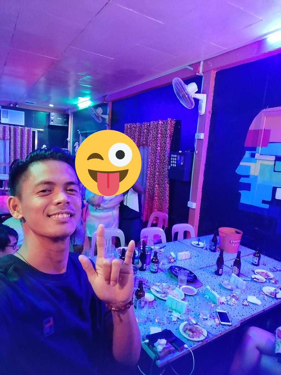 nagabicolano's tweet photo. Jamming with my tropa...

#TROPA
#barkadagoals https://t.co/AjSg7ohvVj