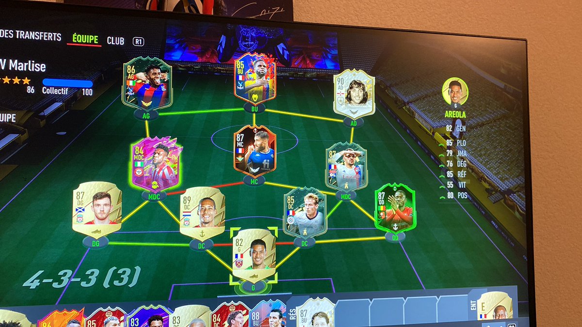 BPopesh's tweet photo. @R2S_off Salut bg j’ai mis 30euro au début du jeu je contes changer robertson par tierney jai 200k de budget qu’est ce que je peut améliorer bg.   Sinon continue💪🏻 https://t.co/KTz3w1lHRX